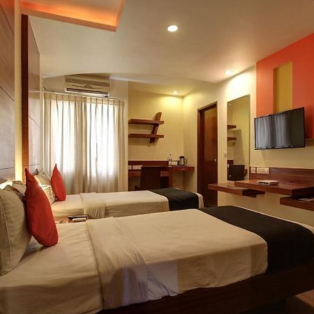 Capital O 80566 Hotel Mayank Bilāspur Buitenkant foto