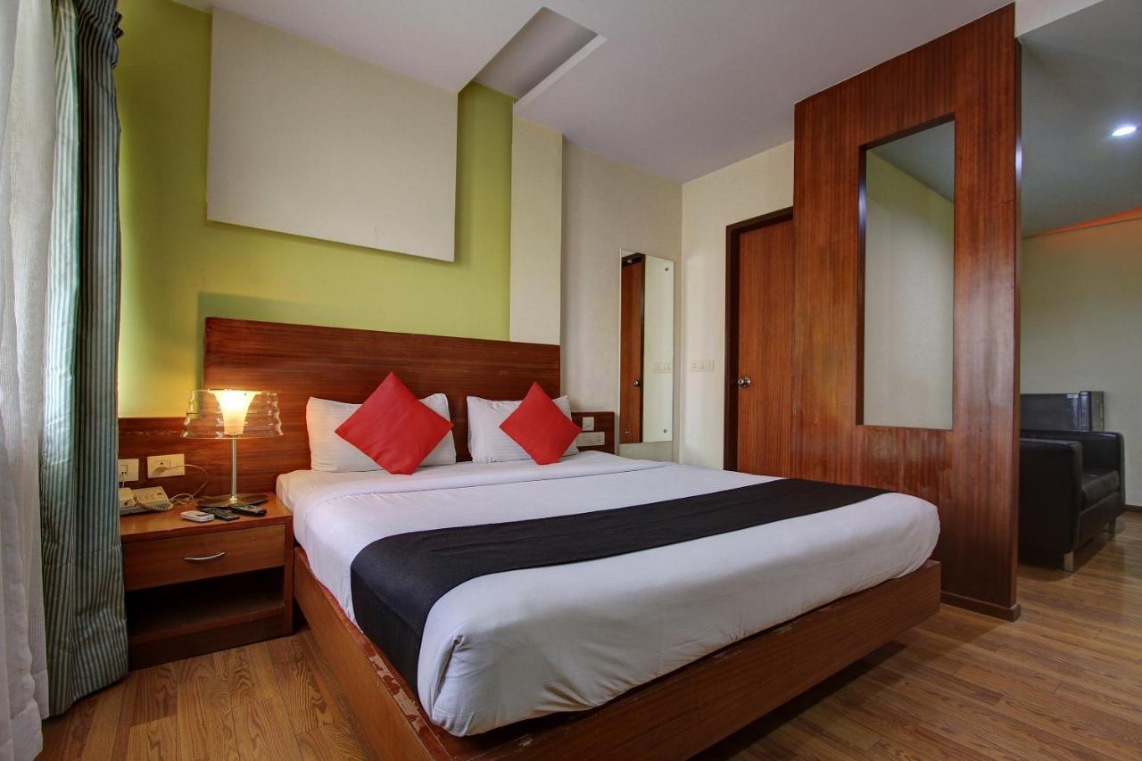 Capital O 80566 Hotel Mayank Bilāspur Buitenkant foto