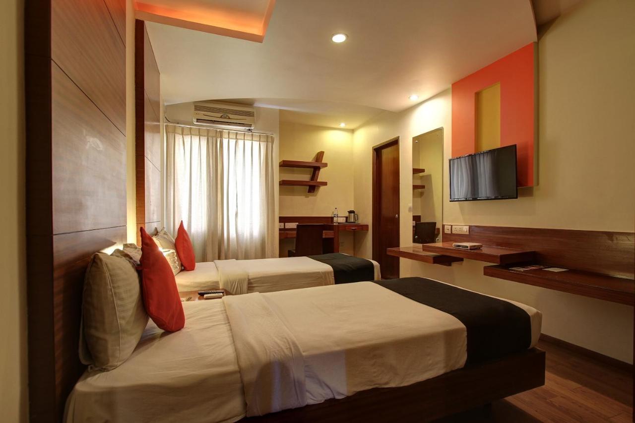 Capital O 80566 Hotel Mayank Bilāspur Buitenkant foto