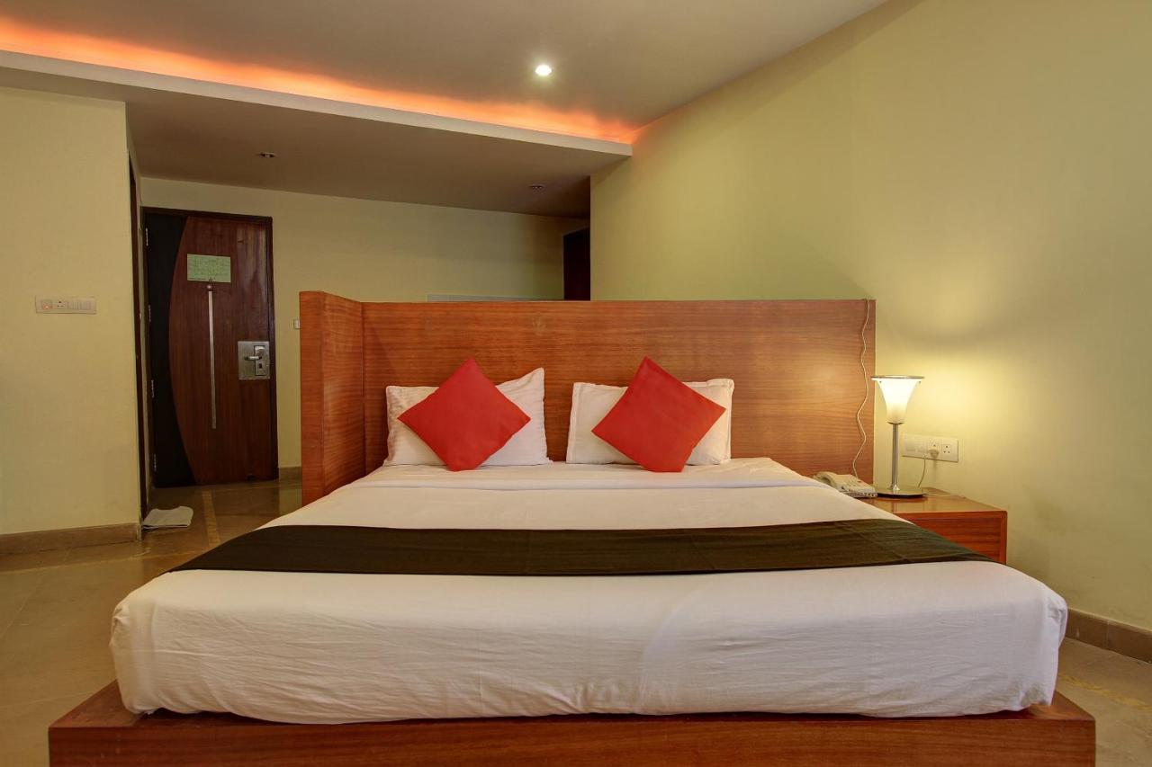 Capital O 80566 Hotel Mayank Bilāspur Buitenkant foto