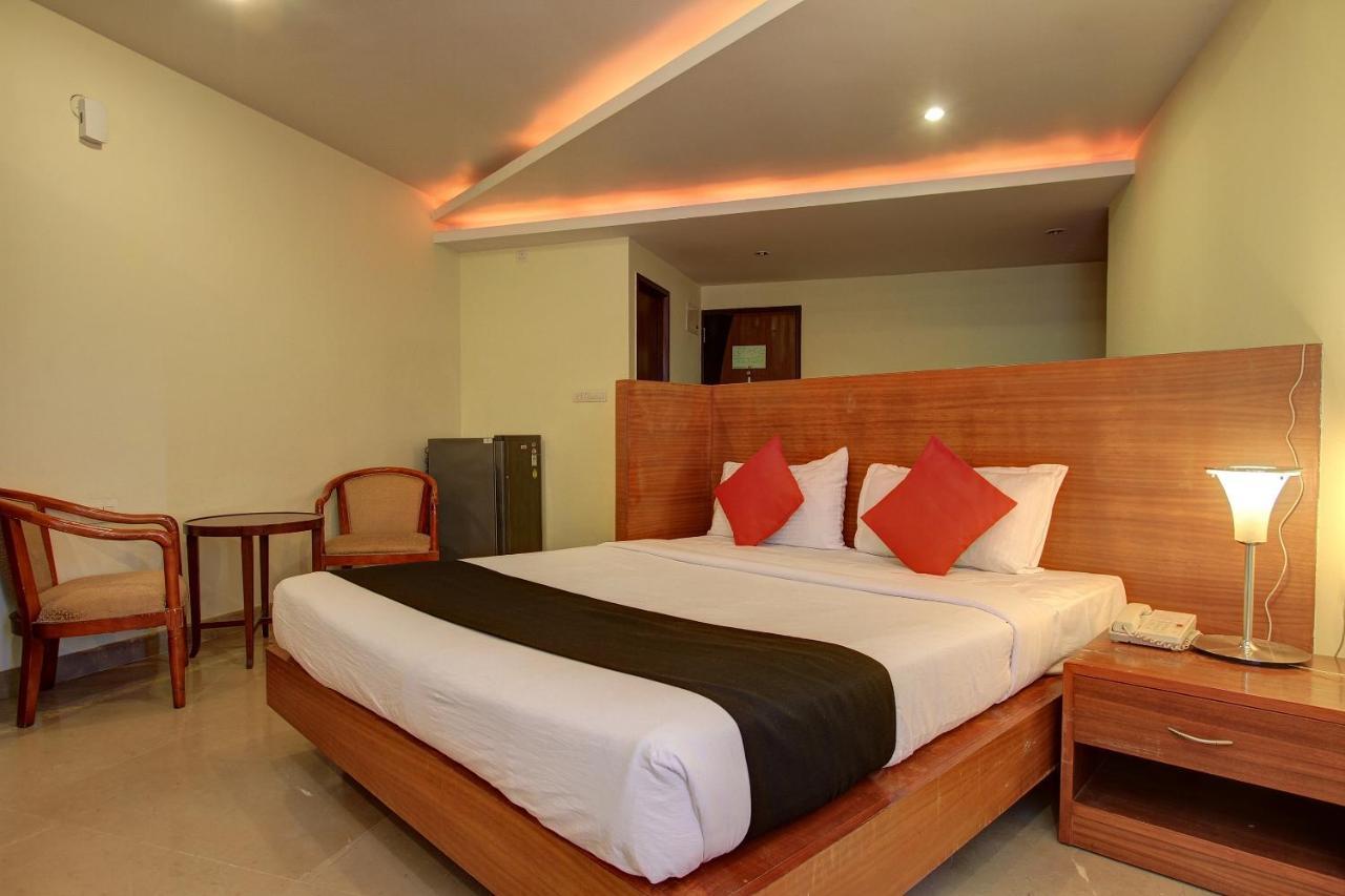 Capital O 80566 Hotel Mayank Bilāspur Buitenkant foto